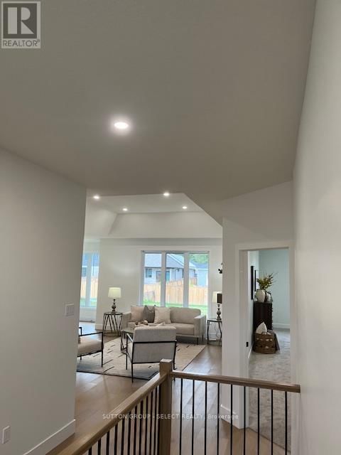 148 FOXBOROUGH PLACE Image 4