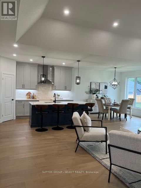148 FOXBOROUGH PLACE Image 5