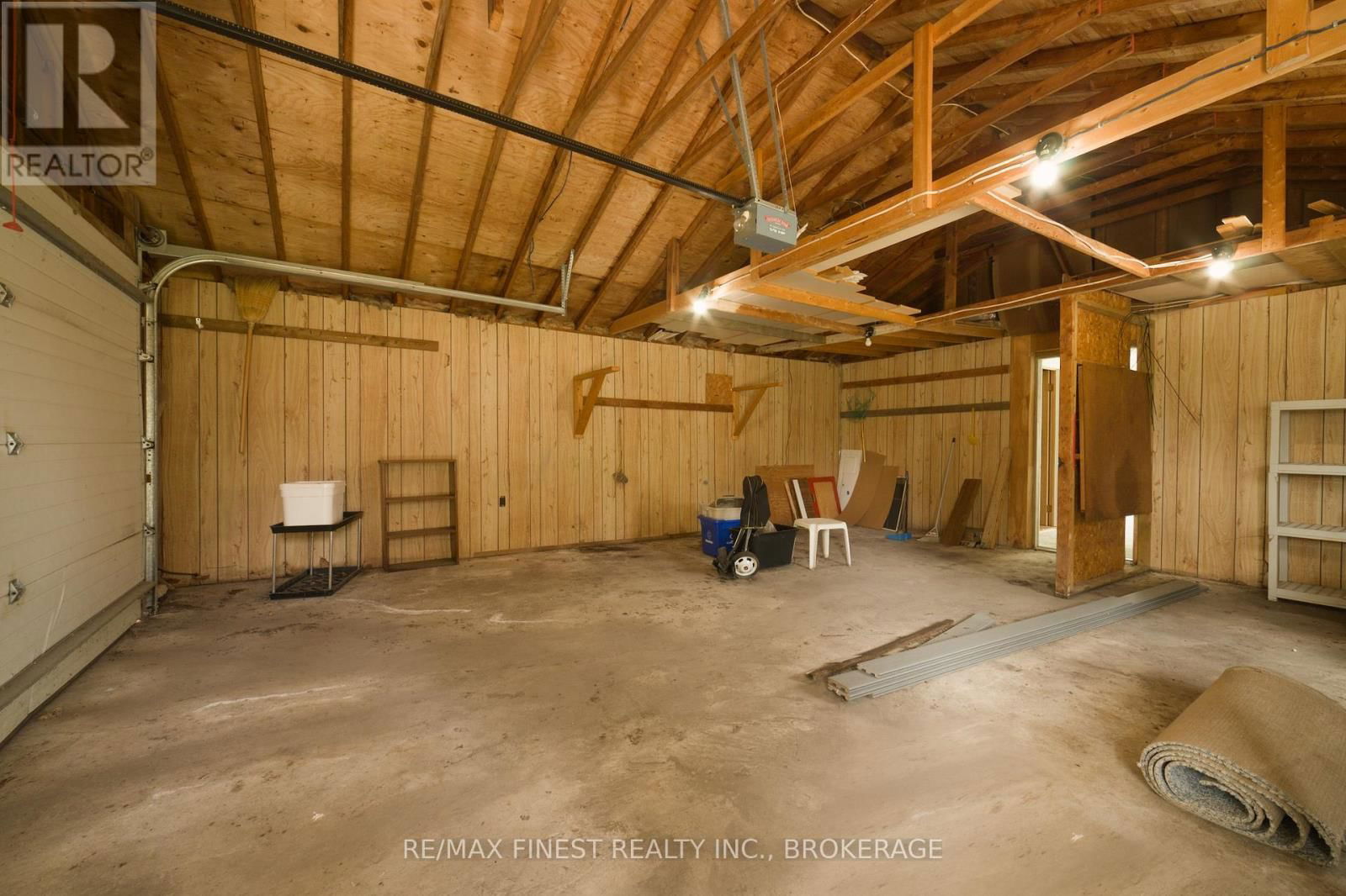 9820 FRONT ROAD Image 45