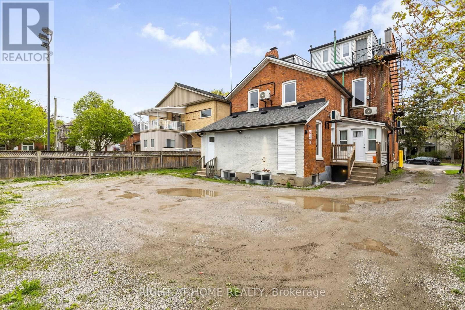 5 - 82 WELLAND AVENUE Image 10
