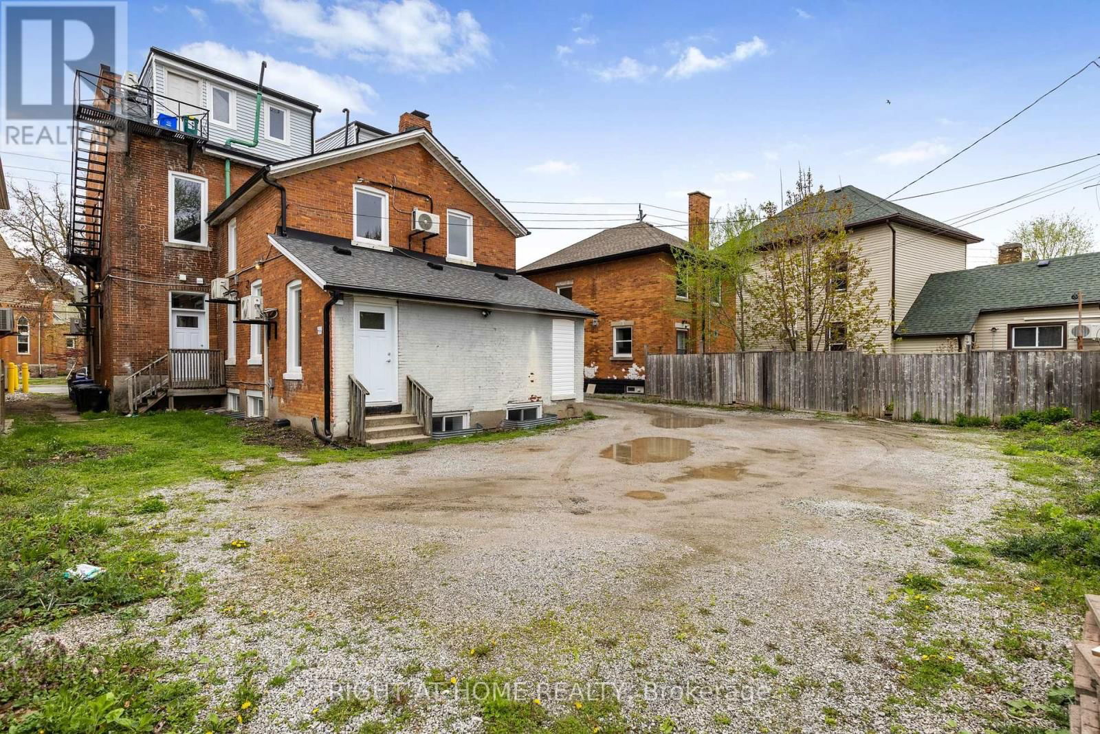 5 - 82 WELLAND AVENUE Image 11