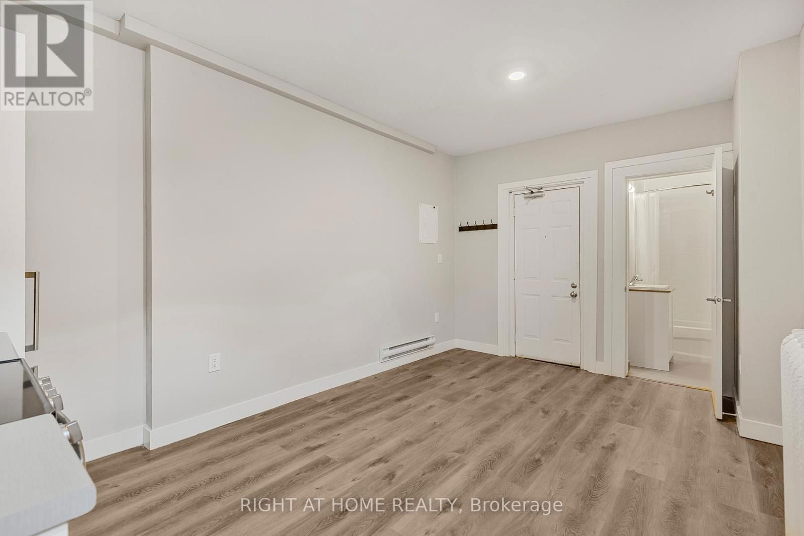 5 - 82 WELLAND AVENUE Image 3