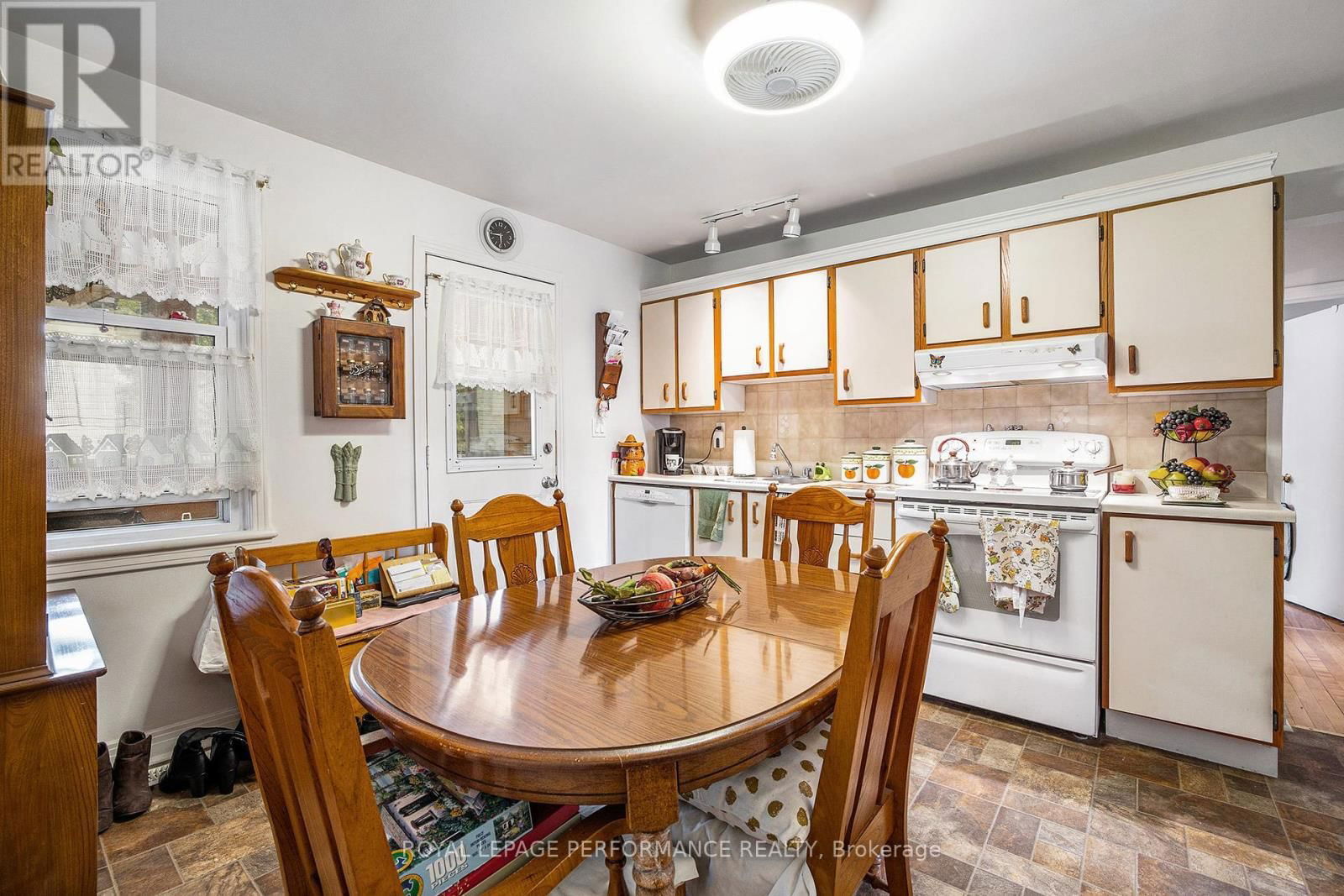 327-329 SHAKESPEARE STREET Image 9