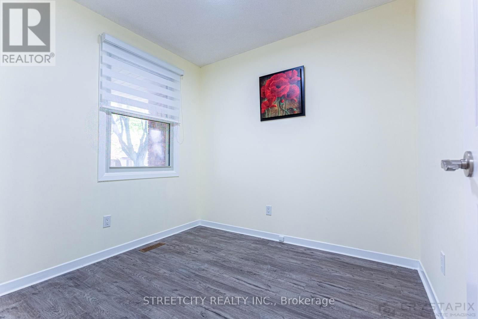 19 WINDINGWAY CRESCENT Image 11