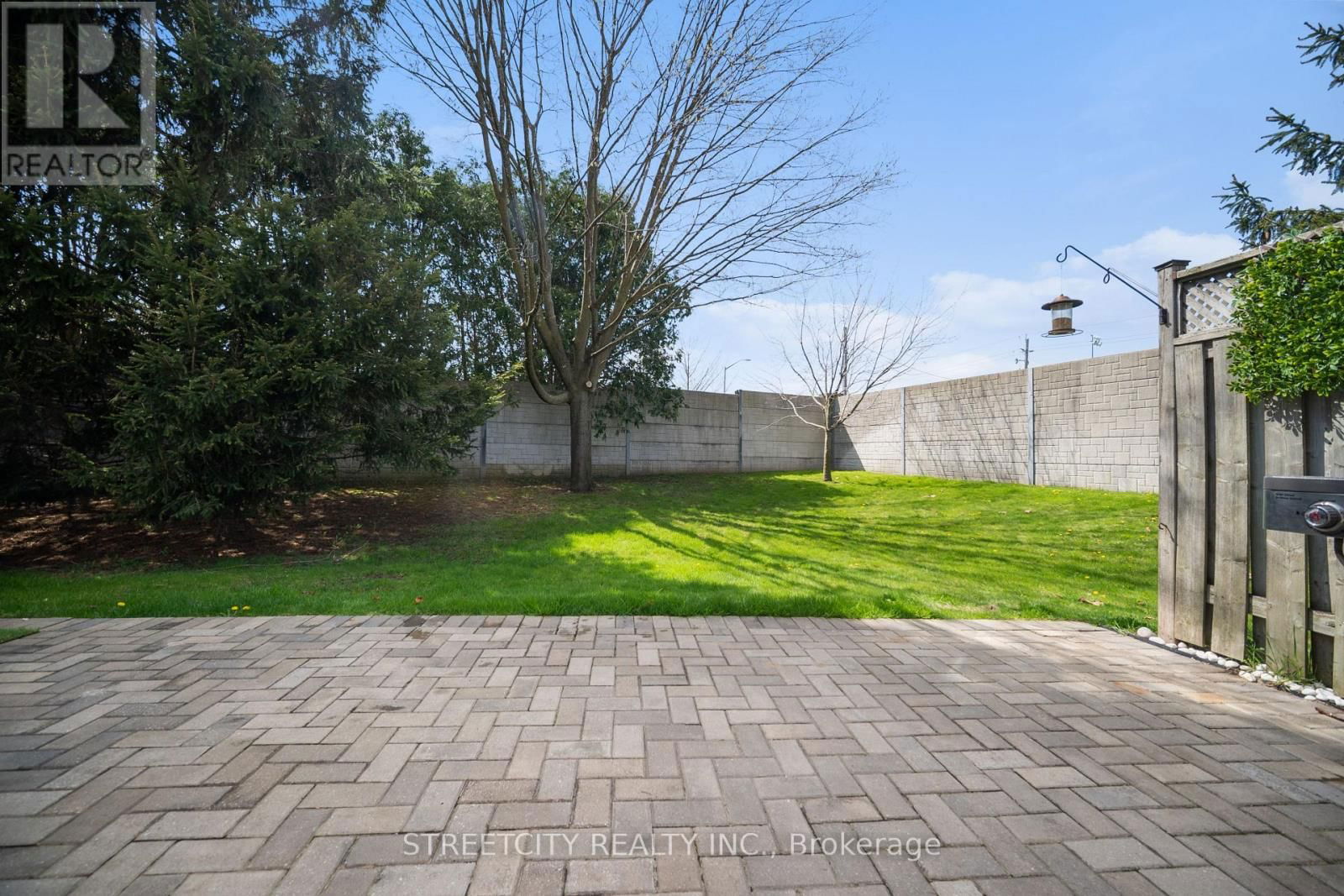 211 - 2025 MEADOWGATE BOULEVARD SOUTH Image 36