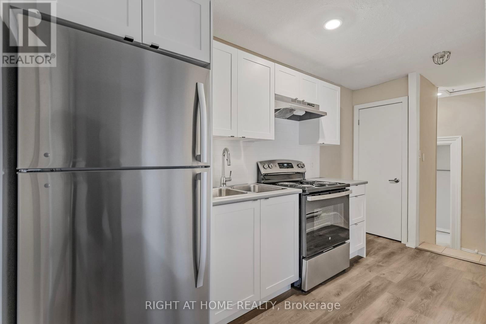 10 - 82 WELLAND AVENUE Image 2