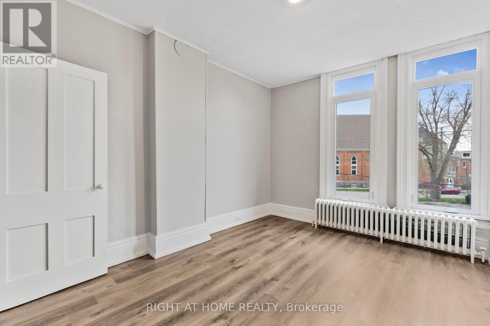 10 - 82 WELLAND AVENUE Image 4