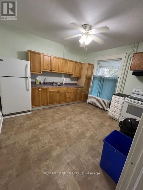263 DUNDAS STREET WEST Image 10