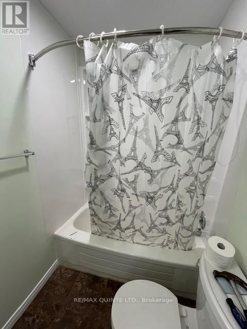 263 DUNDAS STREET WEST Image 14