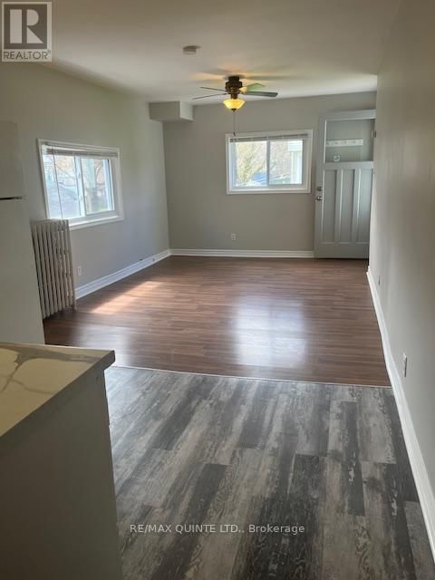 263 DUNDAS STREET WEST Image 16