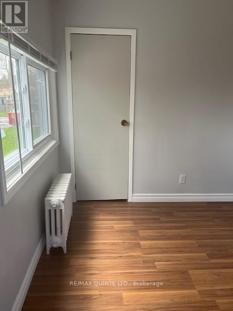 263 DUNDAS STREET WEST Image 21