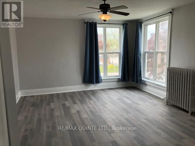 263 DUNDAS STREET WEST Image 26