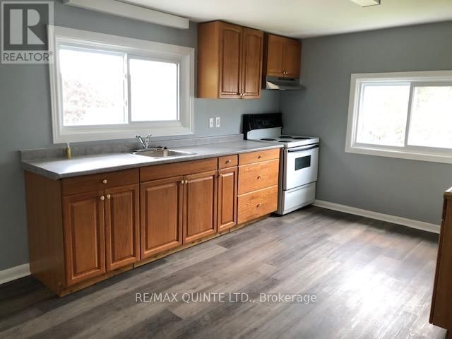 263 DUNDAS STREET WEST Image 29
