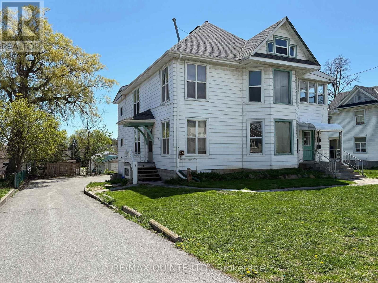 263 DUNDAS STREET WEST Image 3