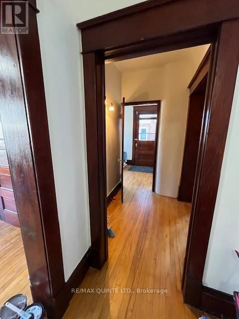 263 DUNDAS STREET WEST Image 5