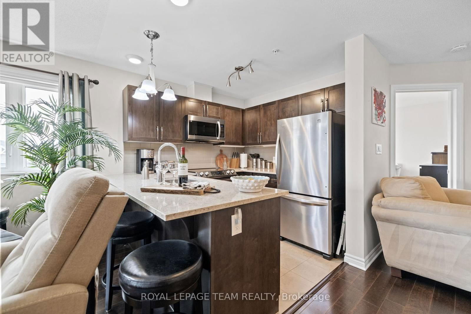 301 - 141 POTTS PRIVATE Image 8