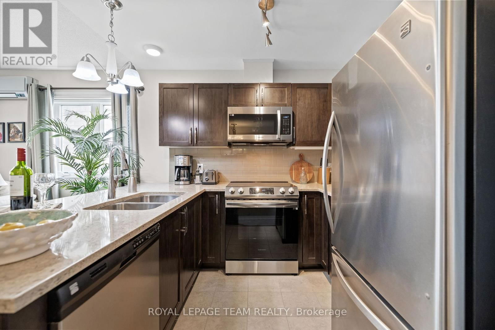 301 - 141 POTTS PRIVATE Image 9