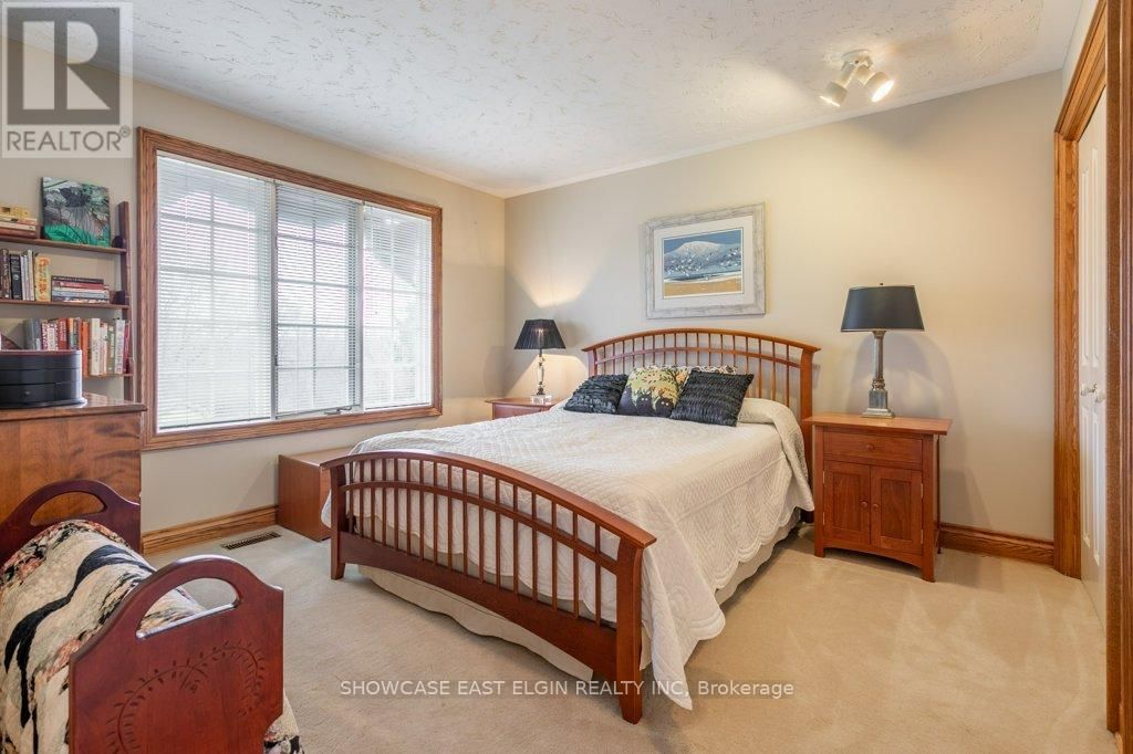 28 SINCLAIR CRESCENT Image 17