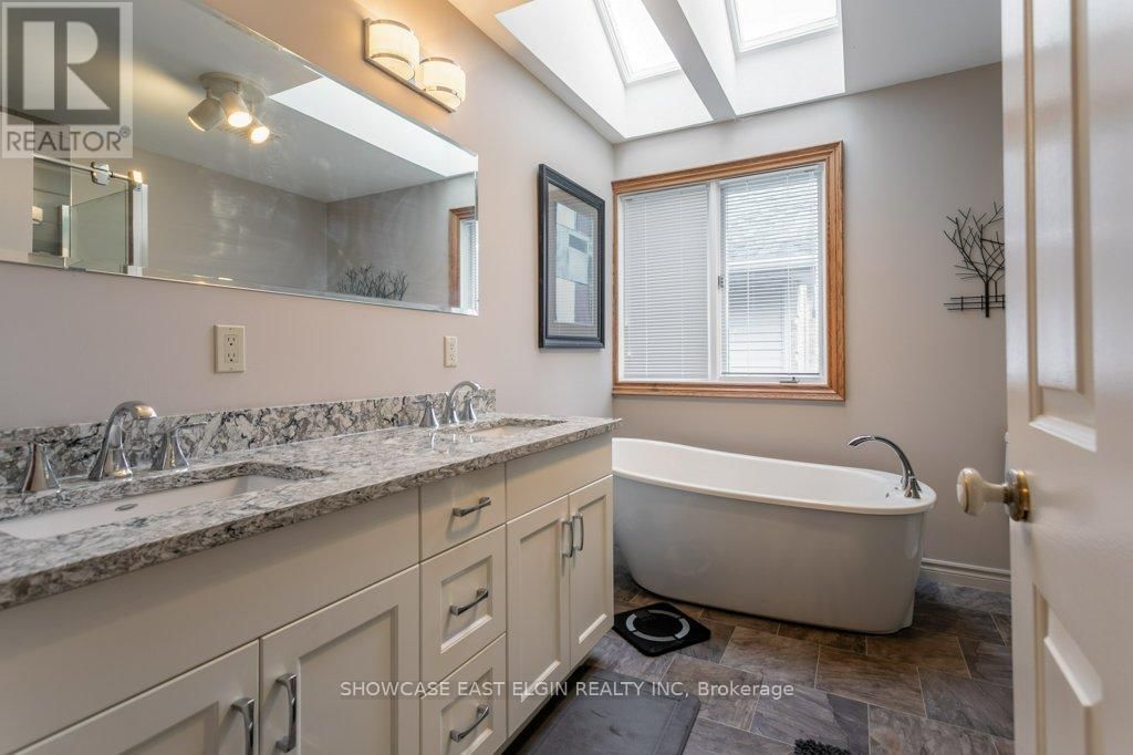 28 SINCLAIR CRESCENT Image 20