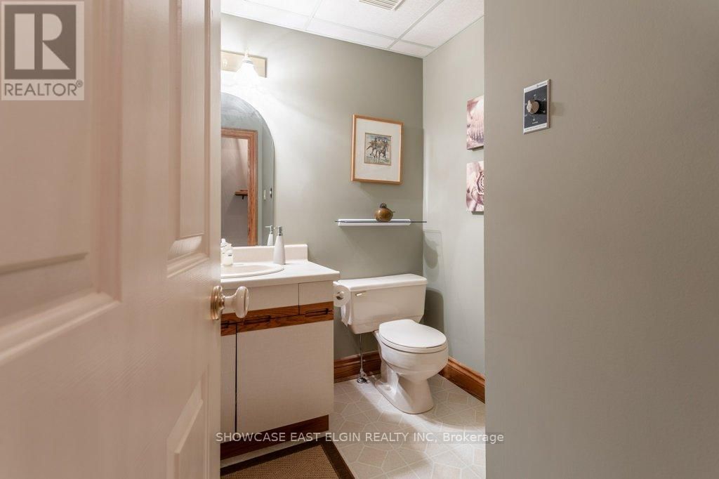 28 SINCLAIR CRESCENT Image 23