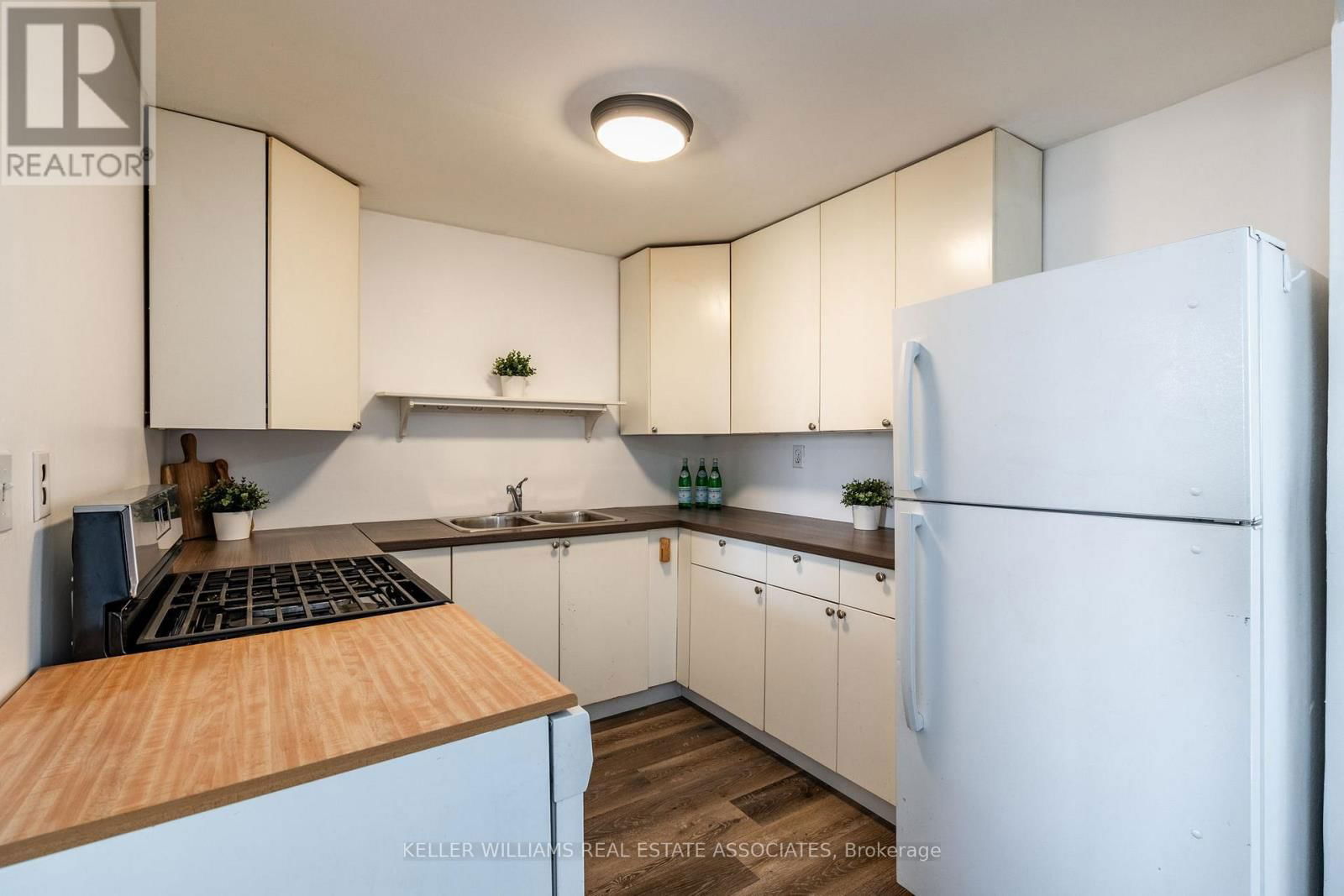 28 EDINBURGH AVENUE Image 12