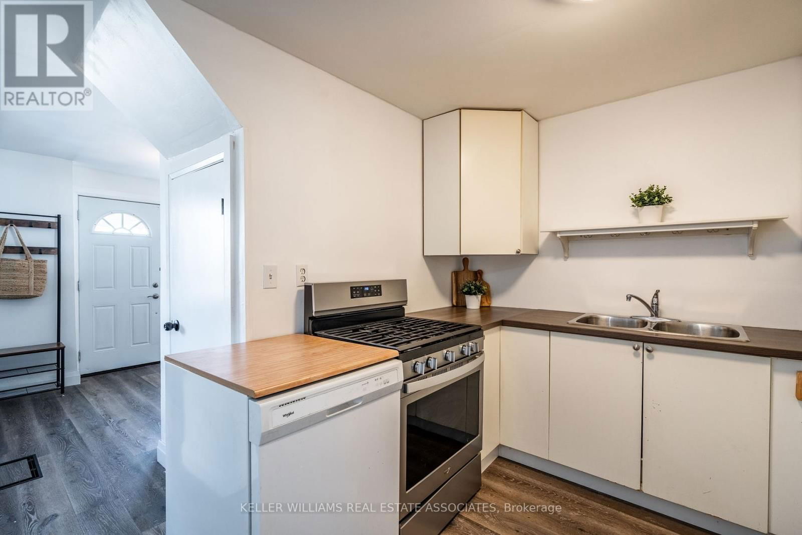 28 EDINBURGH AVENUE Image 14