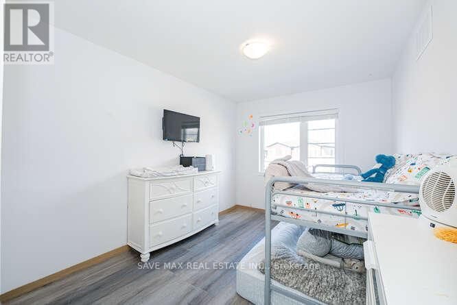 97 - 120 COURT DRIVE Image 29