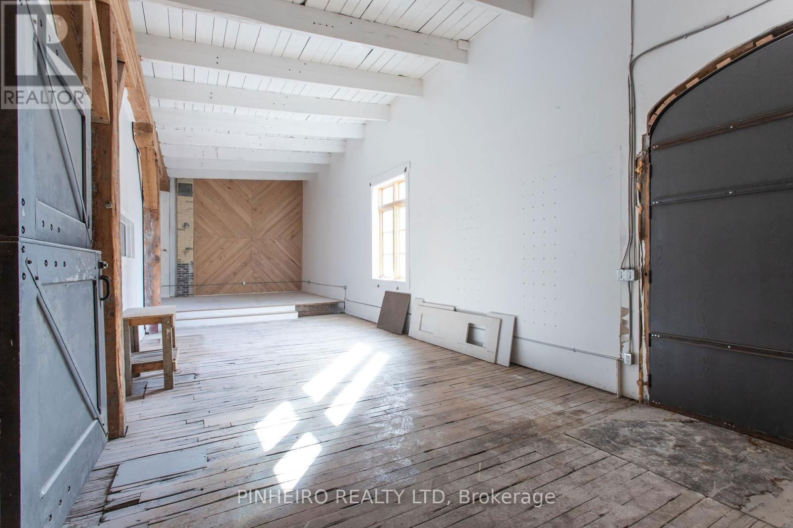180 ANN STREET Image 21