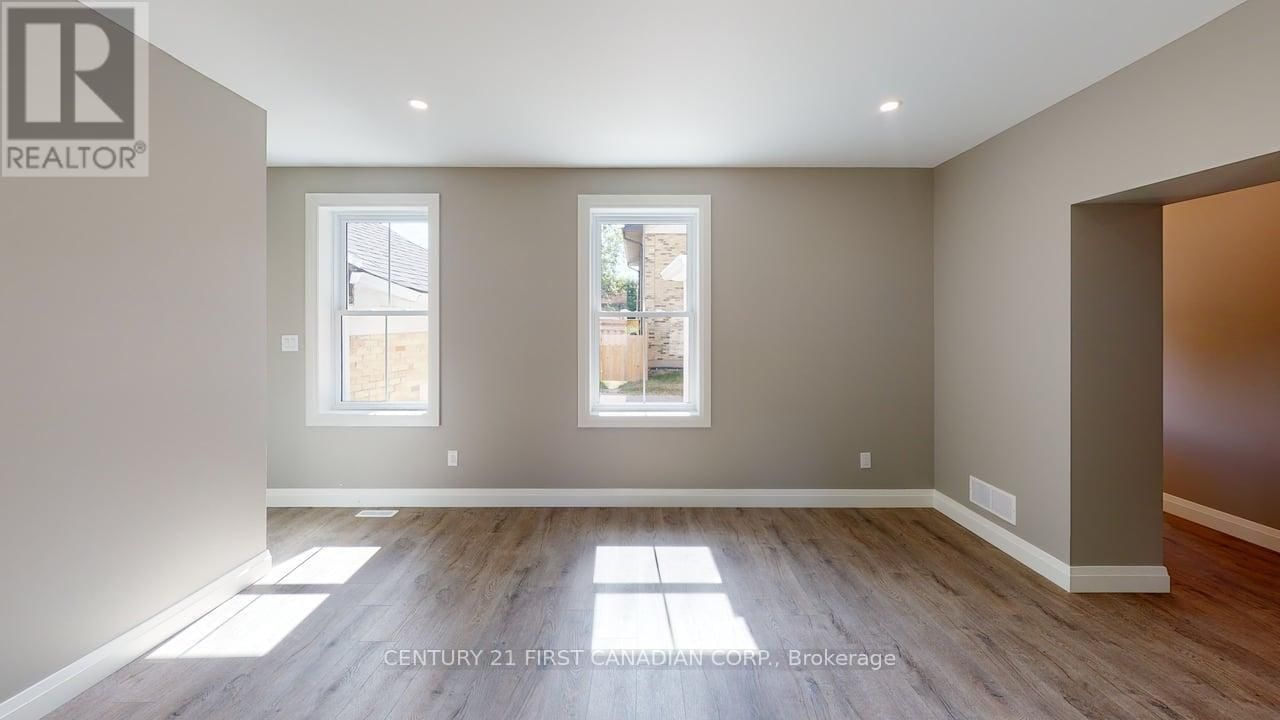 131 FRANCIS STREET Image 10