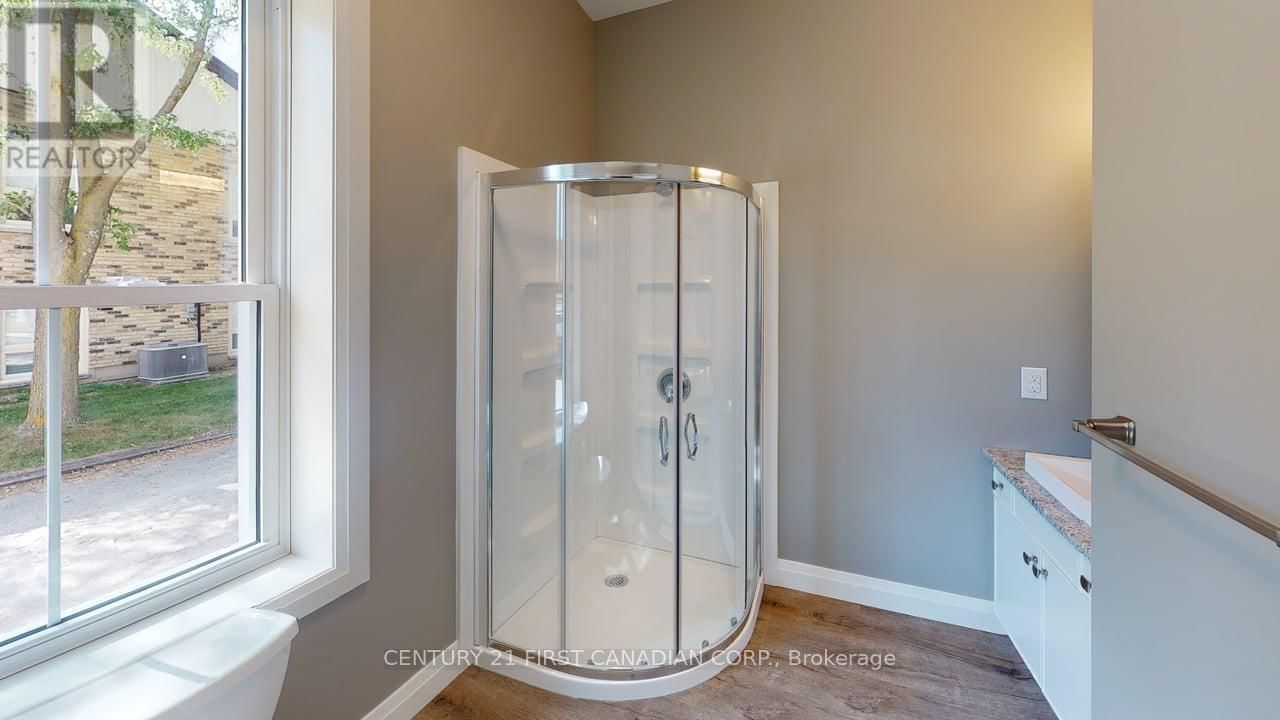 131 FRANCIS STREET Image 11