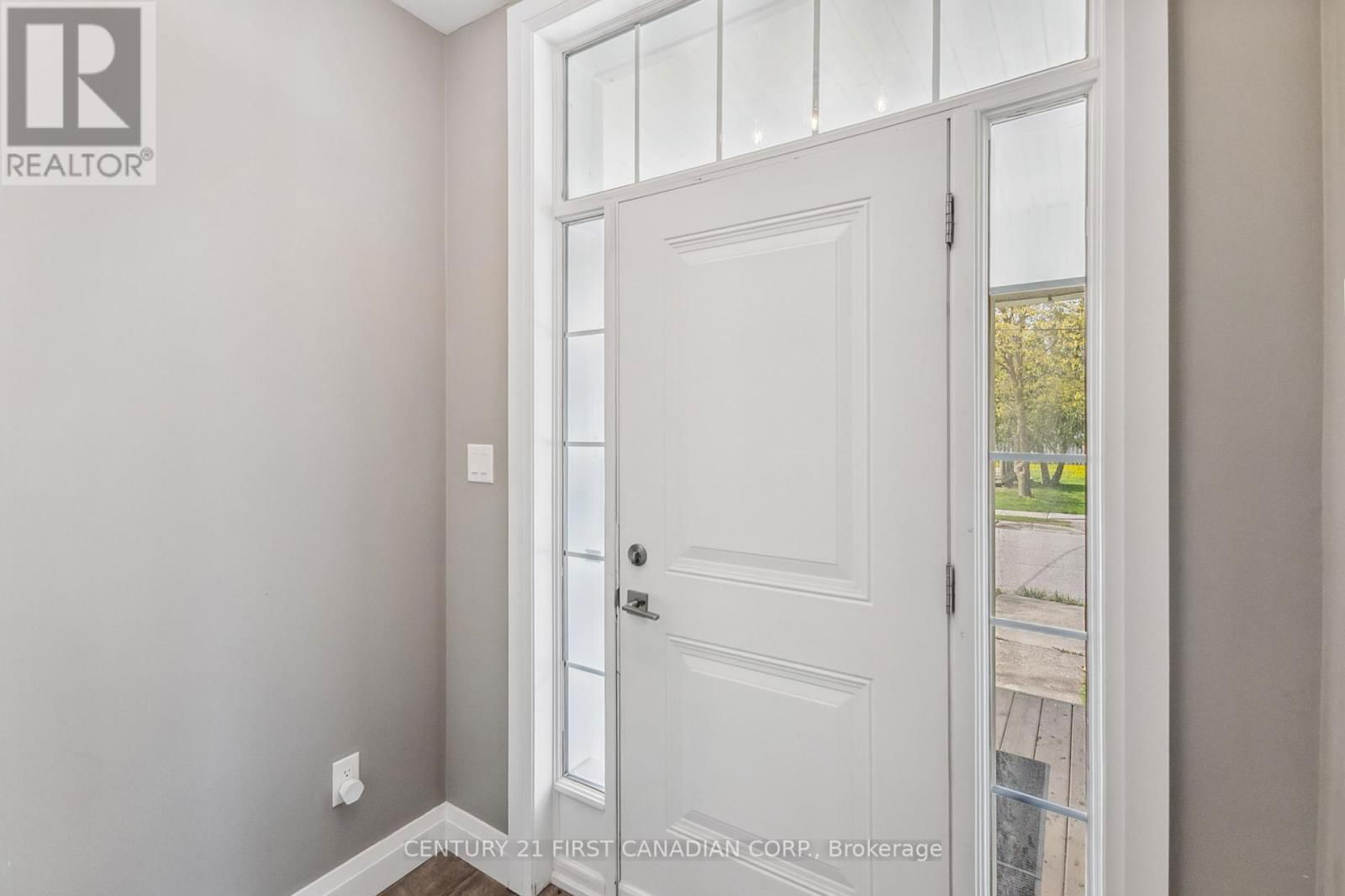 131 FRANCIS STREET Image 14