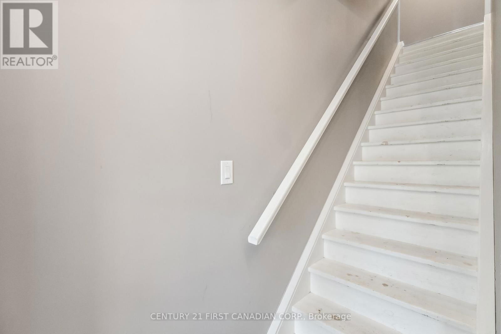 131 FRANCIS STREET Image 15