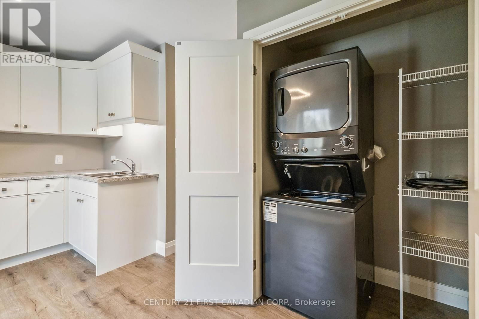 131 FRANCIS STREET Image 22