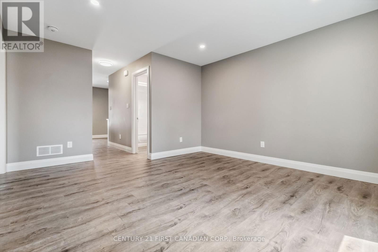 131 FRANCIS STREET Image 25