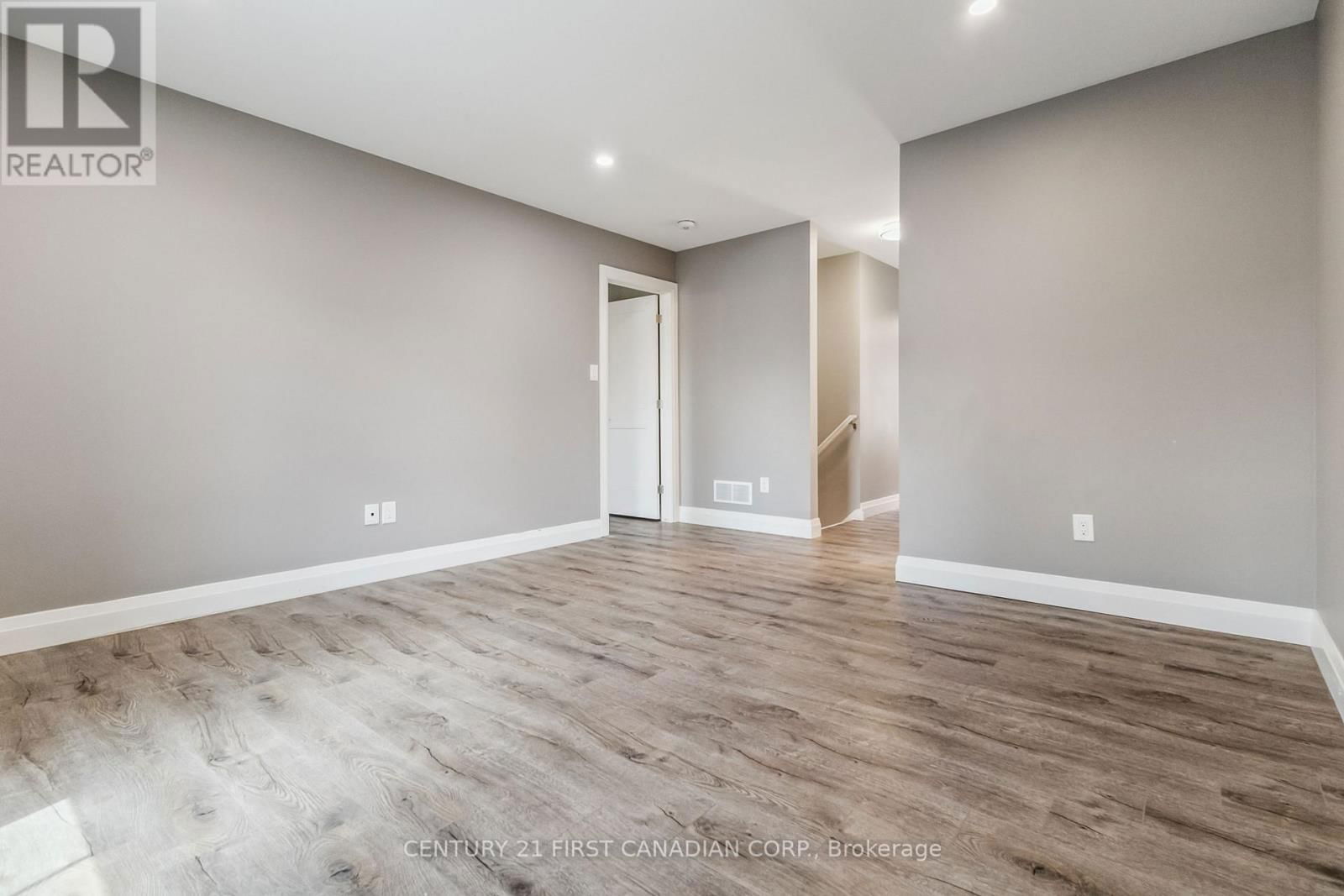 131 FRANCIS STREET Image 26