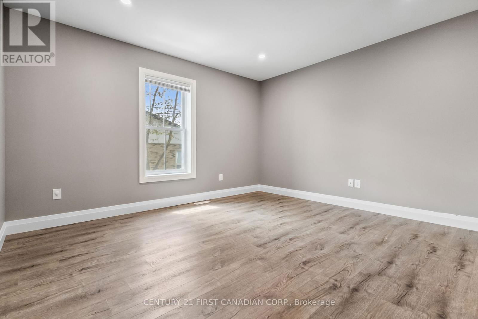 131 FRANCIS STREET Image 27