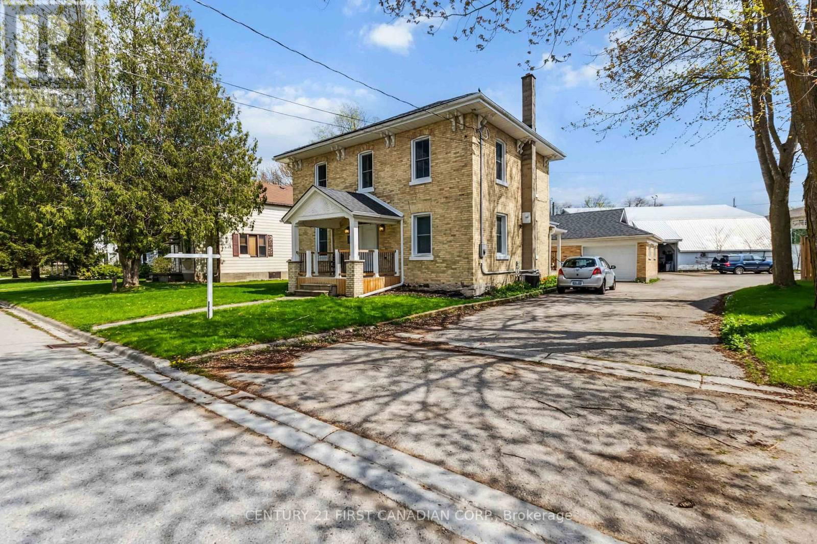 131 FRANCIS STREET Image 3