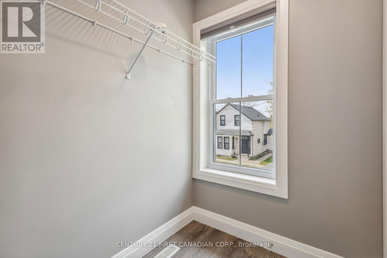131 FRANCIS STREET Image 33