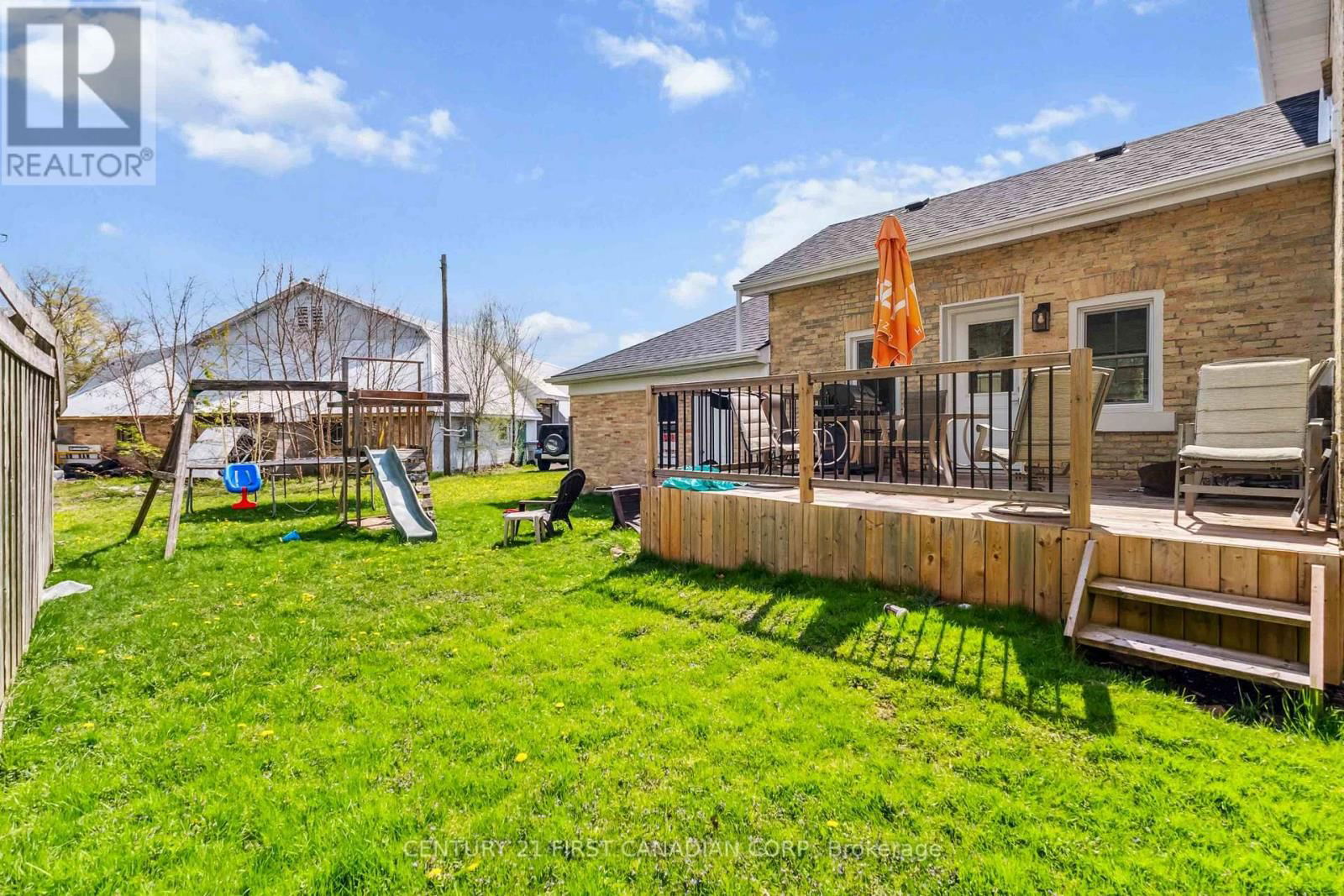 131 FRANCIS STREET Image 35