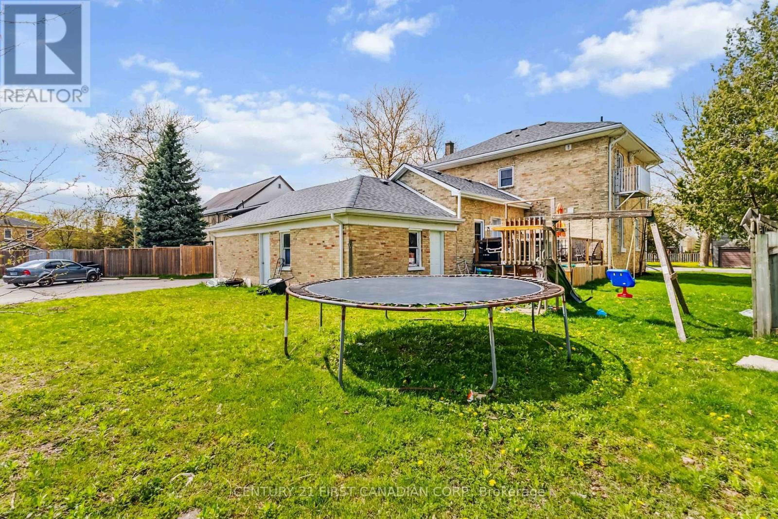 131 FRANCIS STREET Image 36