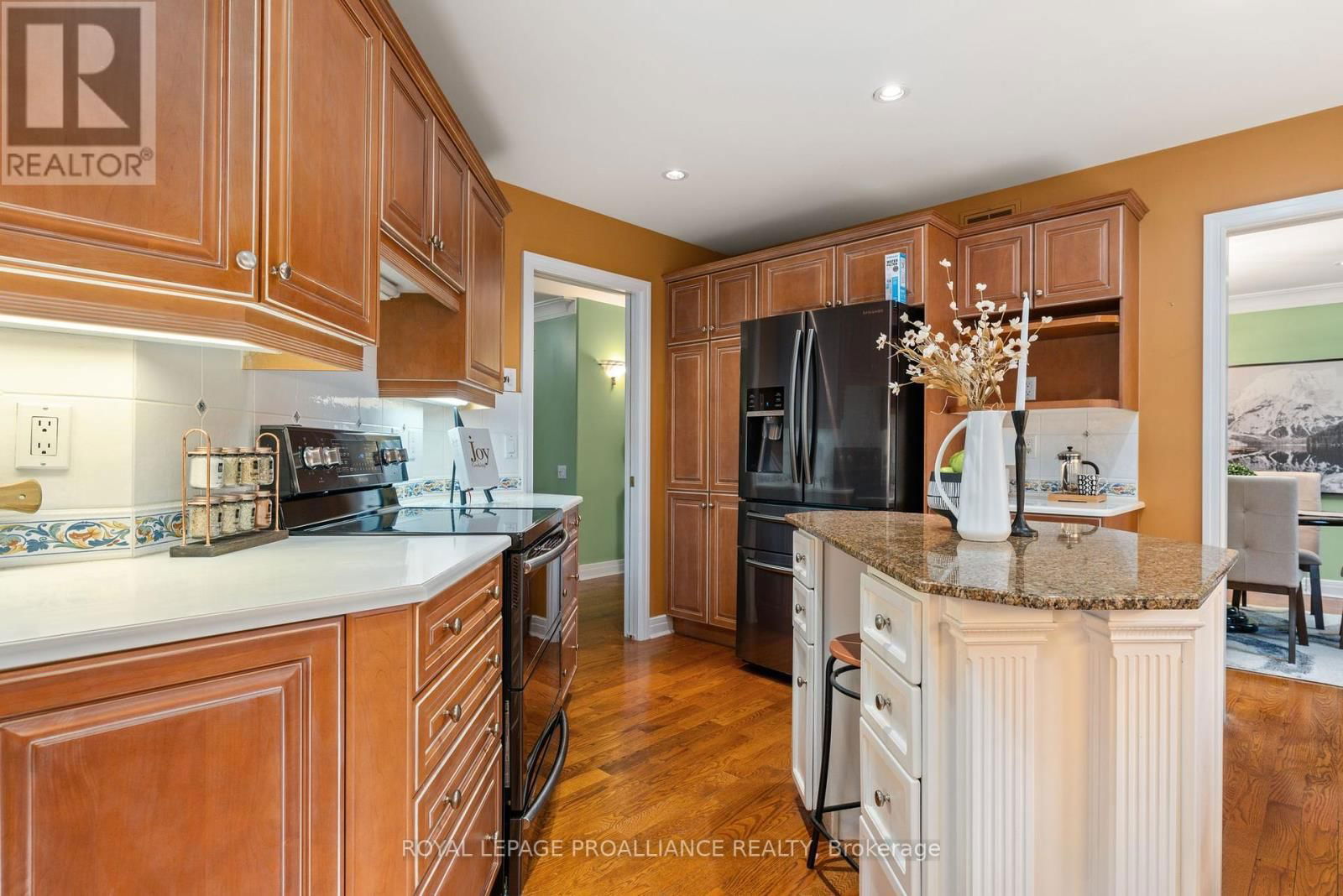 71 OAK RIDGE BOULEVARD Image 13