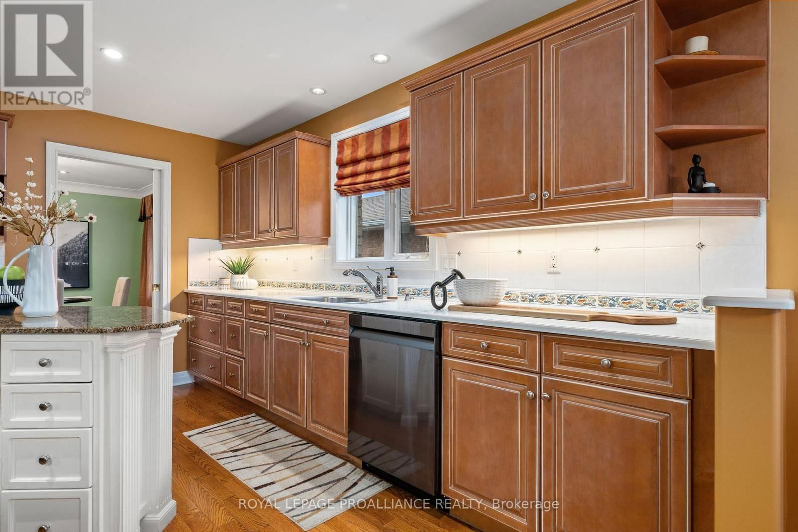 71 OAK RIDGE BOULEVARD Image 14