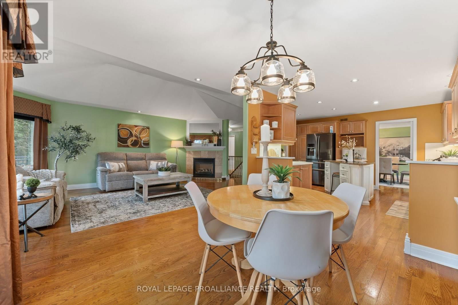 71 OAK RIDGE BOULEVARD Image 16