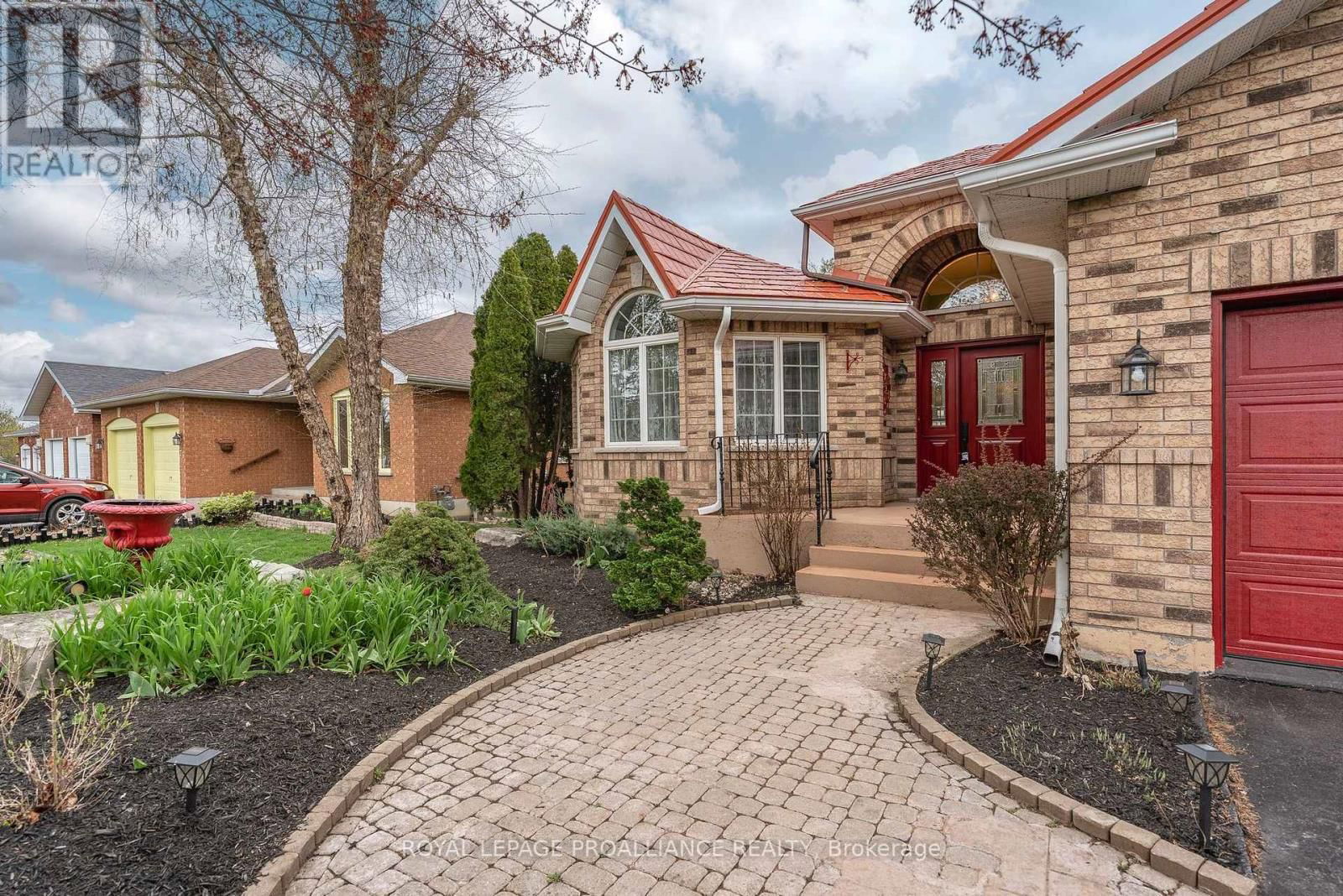 71 OAK RIDGE BOULEVARD Image 2
