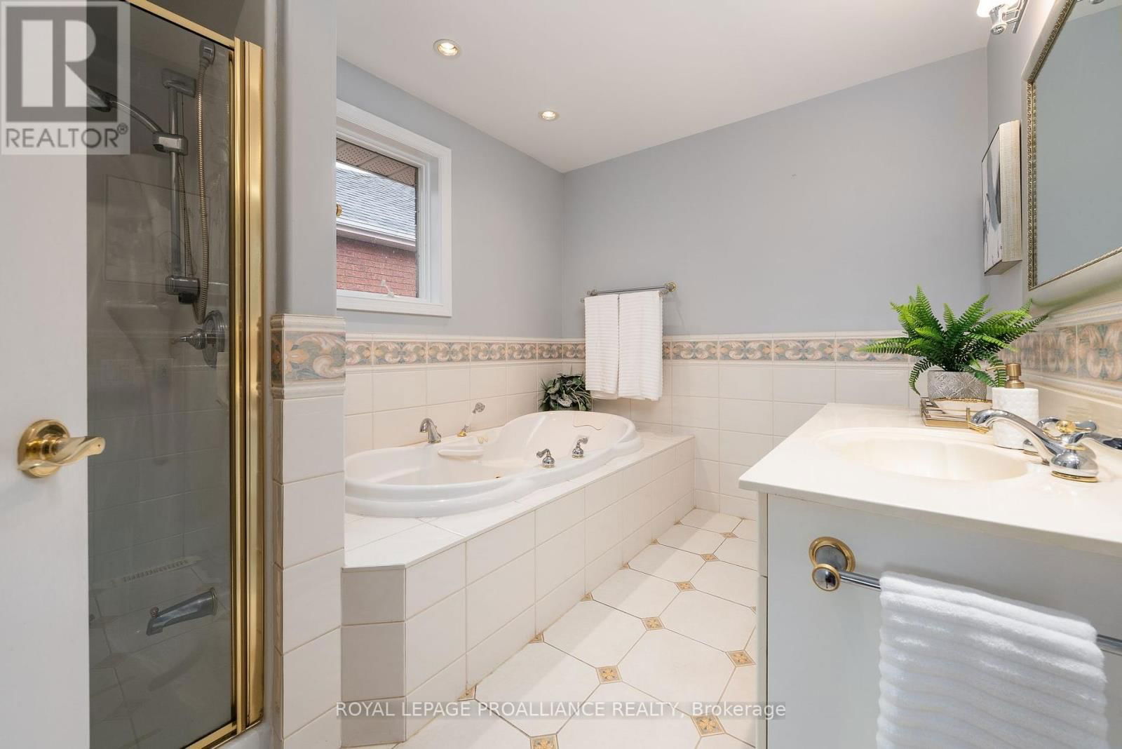 71 OAK RIDGE BOULEVARD Image 28