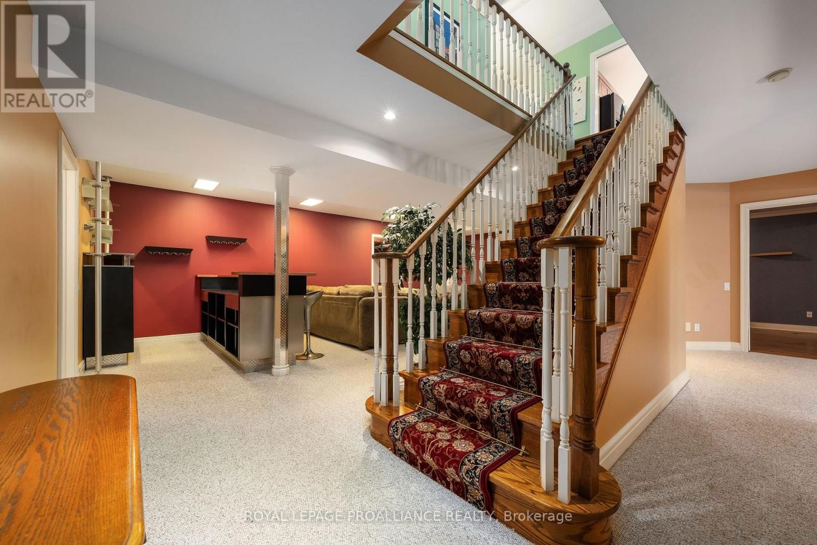 71 OAK RIDGE BOULEVARD Image 30