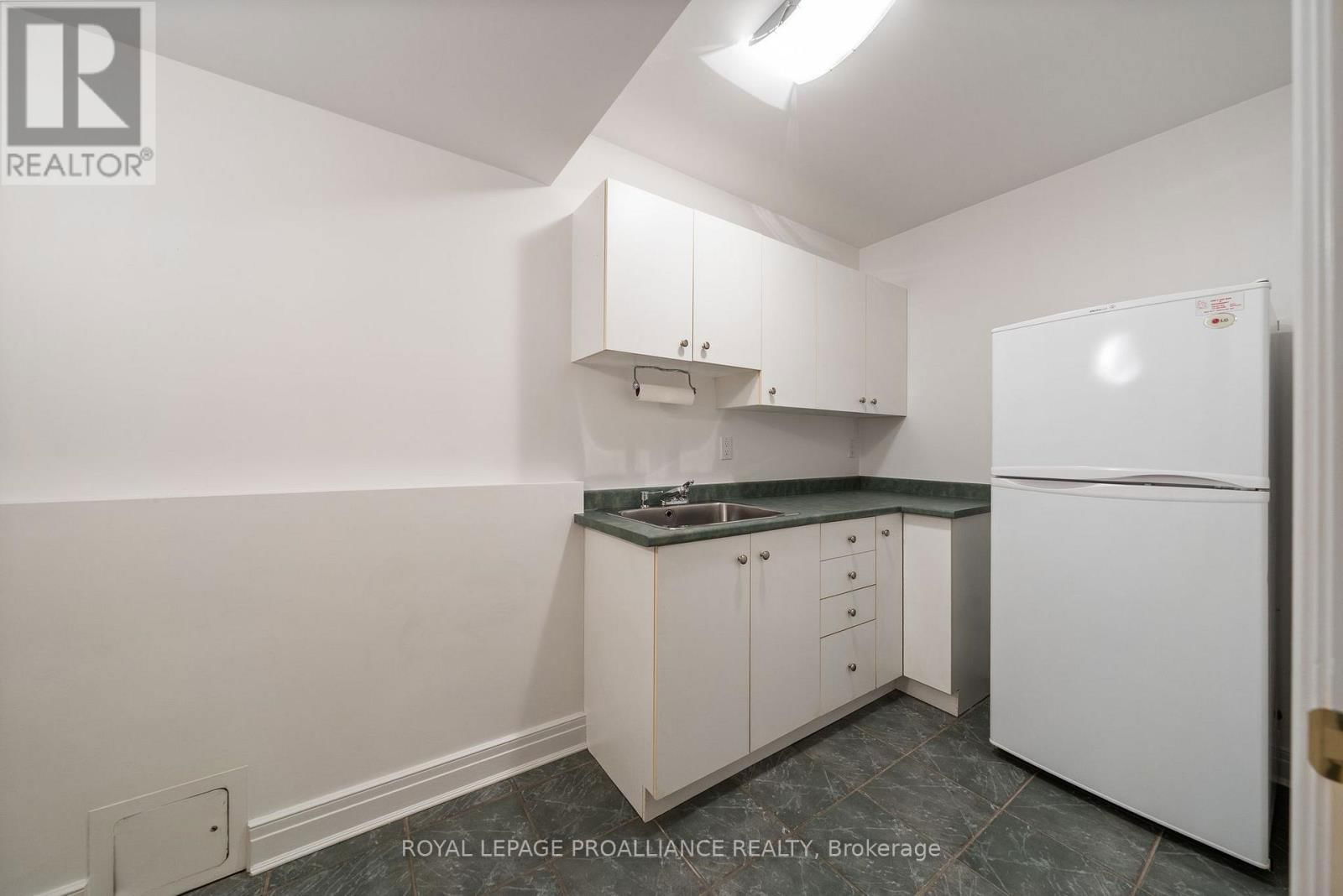 71 OAK RIDGE BOULEVARD Image 35