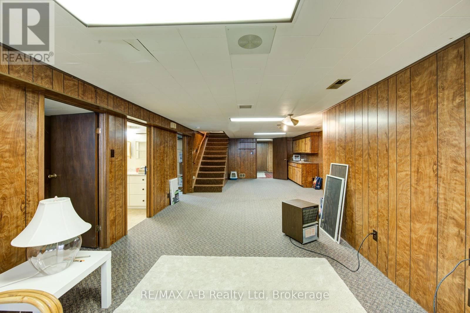 99 WOODSTOCK STREET NORTH Image 33