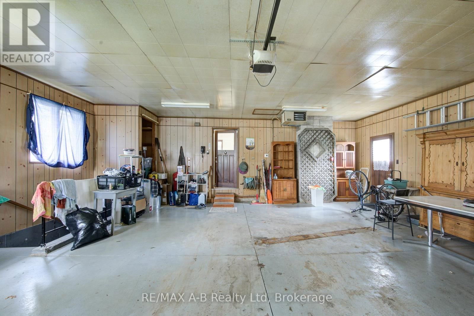 99 WOODSTOCK STREET NORTH Image 44