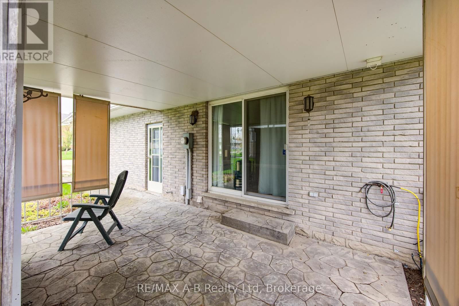 99 WOODSTOCK STREET NORTH Image 6